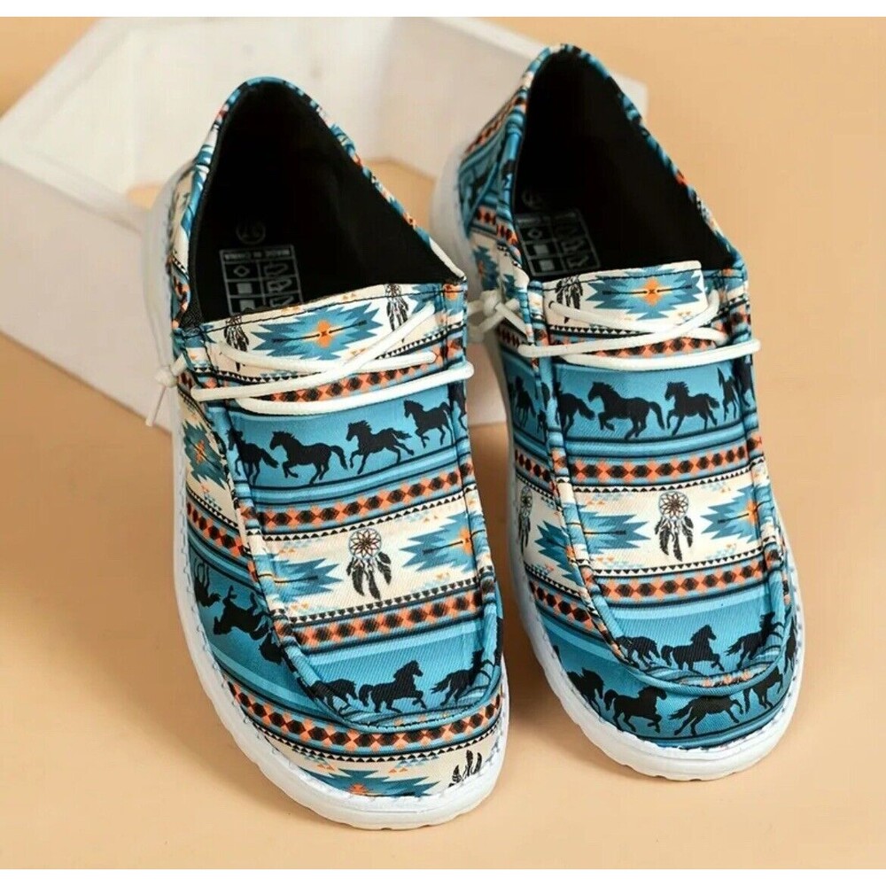 Women's Shoe Sz 10 Aztec Pattern Canvas Light Weight Feels